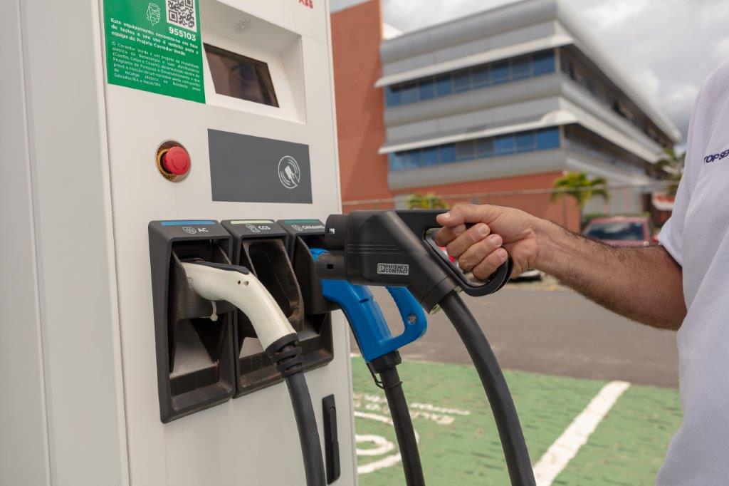 Neoenergia inaugura eletropostos de cargas rápidas de automóveis entre Natal e Salvador corredor verde