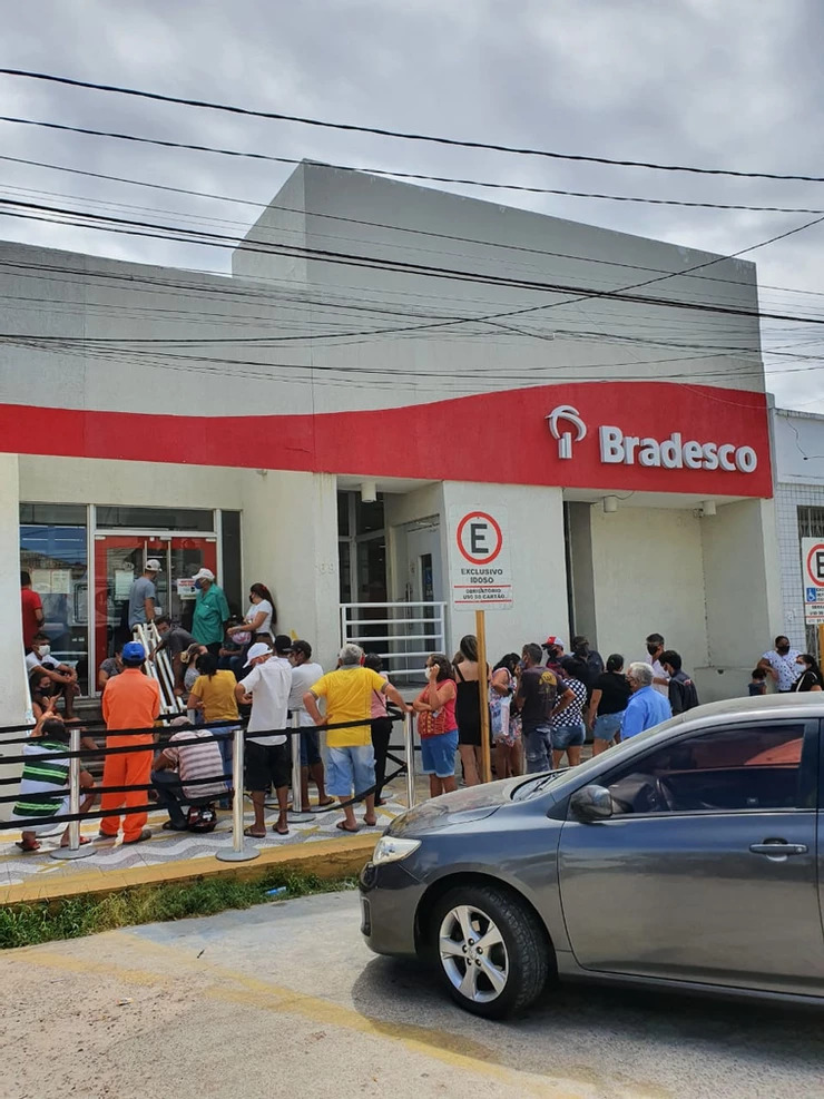 MP quer indenização de R$ 250 mil do Bradesco por causa de aglomerações em Mossoró
