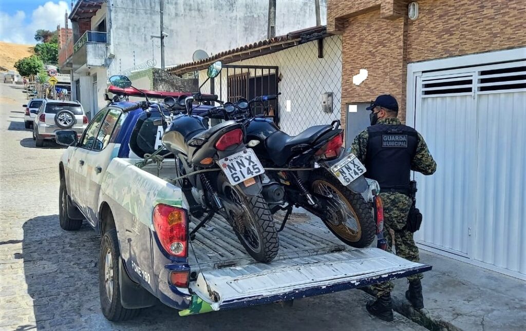 Guarda Municipal apreende duas motocicletas com placas idênticas em Felipe Camarão