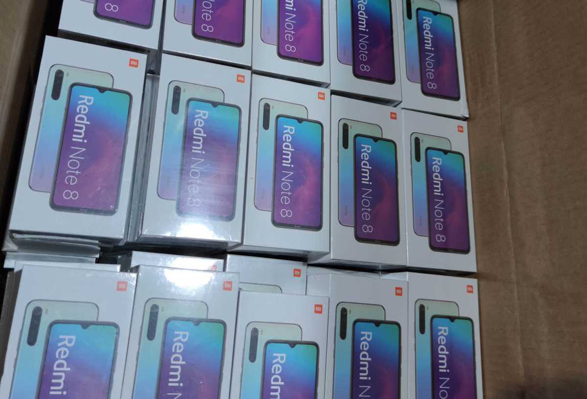 Leilão da Receita Federal tem milhares de Xiaomi iPhones e mais