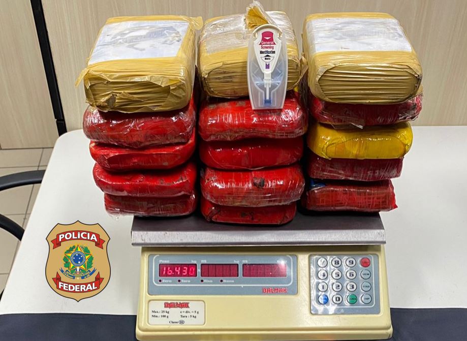 PF apreende 16,4 kg de cocaína em lataria de carro na zona Sul de Natal