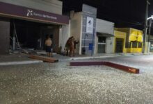 Criminosos explodem agência bancária e metralham batalhão da PM em Ceará-Mirim