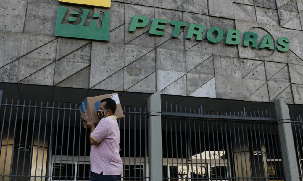 Petrobras abre processo seletivo com 757 vagas de nível superior