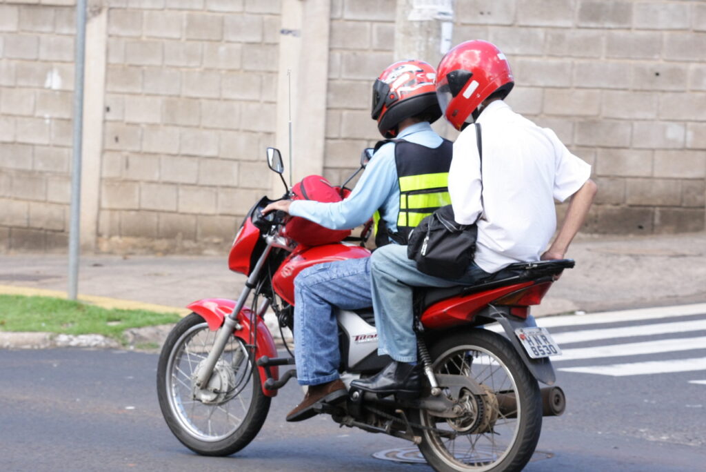 99 amplia serviços e lança categoria de viagens de moto