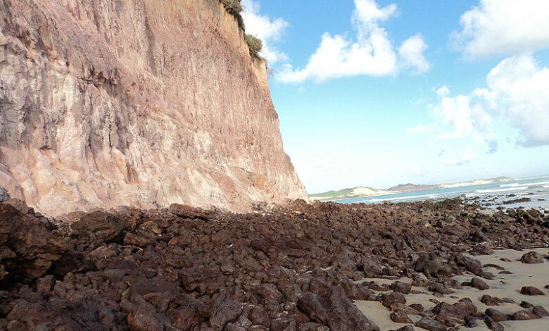Pesquisa alerta para o risco de deslizamentos em falésias do litoral potiguar