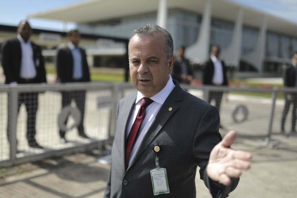 STJ mantém ação contra Rogério Marinho por esquema de servidores fantasmas