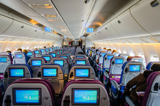 Como escolher a passagem aérea: econômica, executiva ou primeira classe