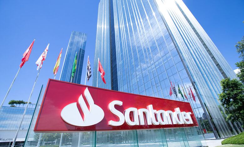 Santander amplia horário de atendimento em duas horas PNG