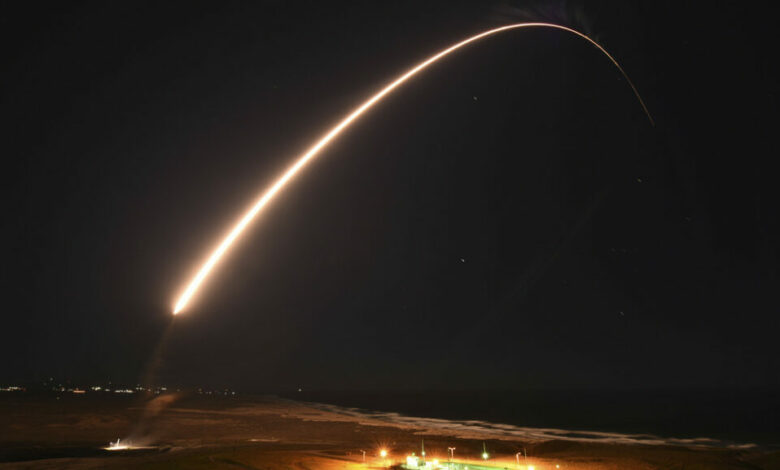 EUA fazem teste com míssil nuclear e de longo alcance