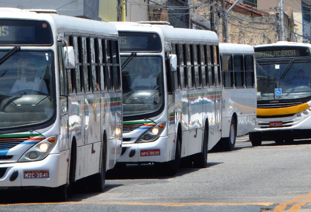 Paradas de ônibus no Alecrim terão mudanças nas linhas