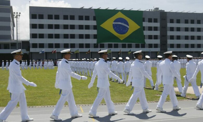 Marinha abre processo seletivo com vagas para oficiais temporários
