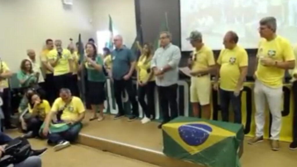 Médica potiguar sugere que médicos escrevam número de Bolsonaro em receitas