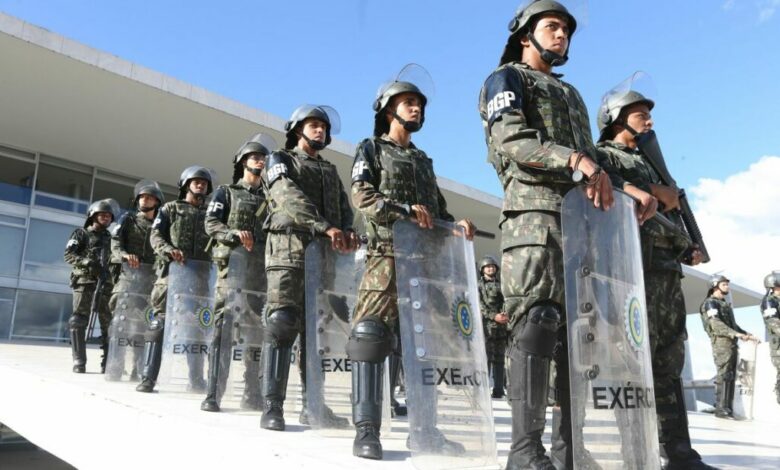 Forças Armadas declaram apoio ‘irrestrito’ à democracia