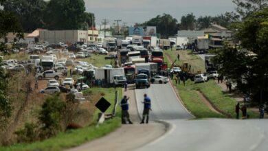 Moraes libera PMs para desbloquear vias federais, multar e prender responsáveis