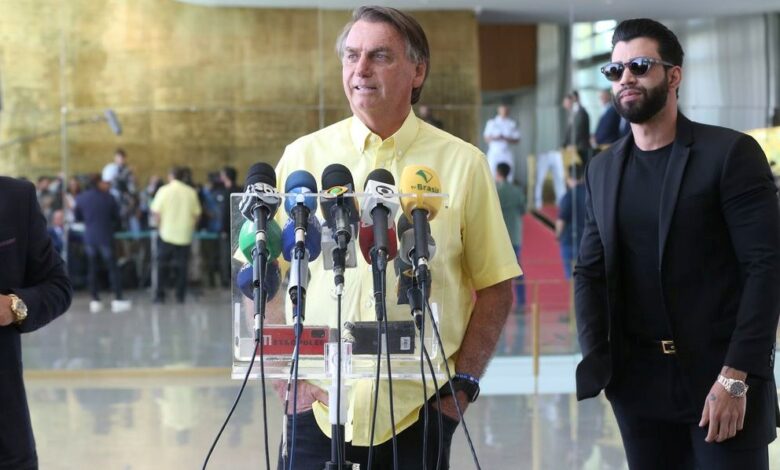 Bolsonaro impõe sigilo a cachê recebido por Gusttavo Lima
