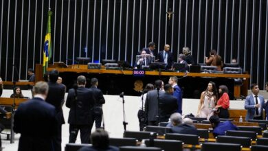Câmara aprova reajuste de 37% para presidente, ministros e parlamentares
