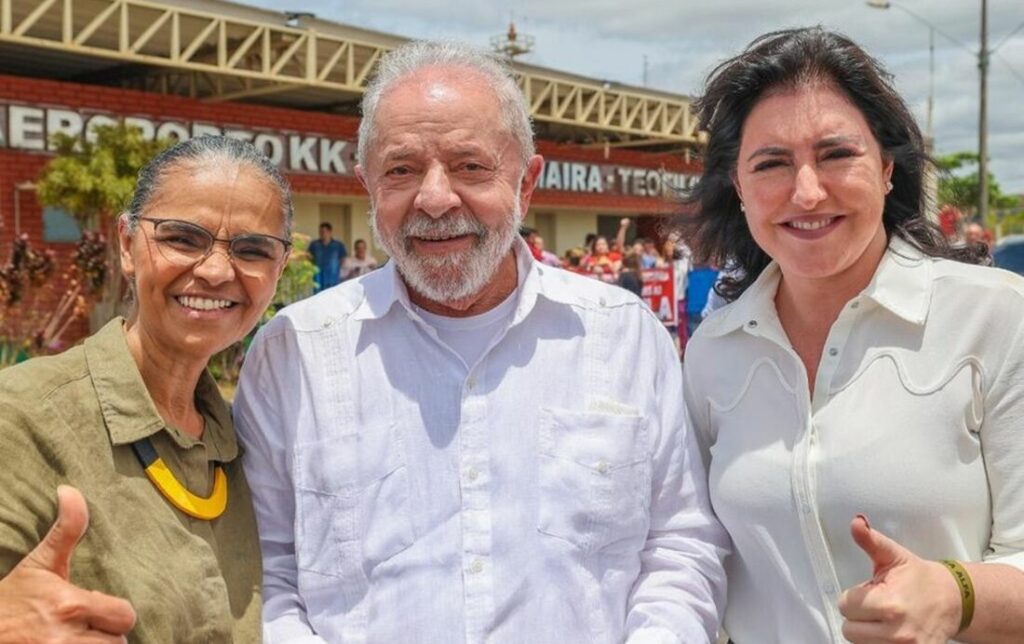 Lula anuncia Simone Tebet, Marina Silva e outros 14 ministros