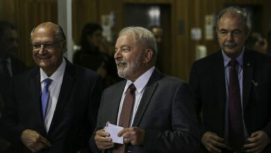 Lula é diplomado pelo TSE, chora e diz que 'povo reconquistou democracia'