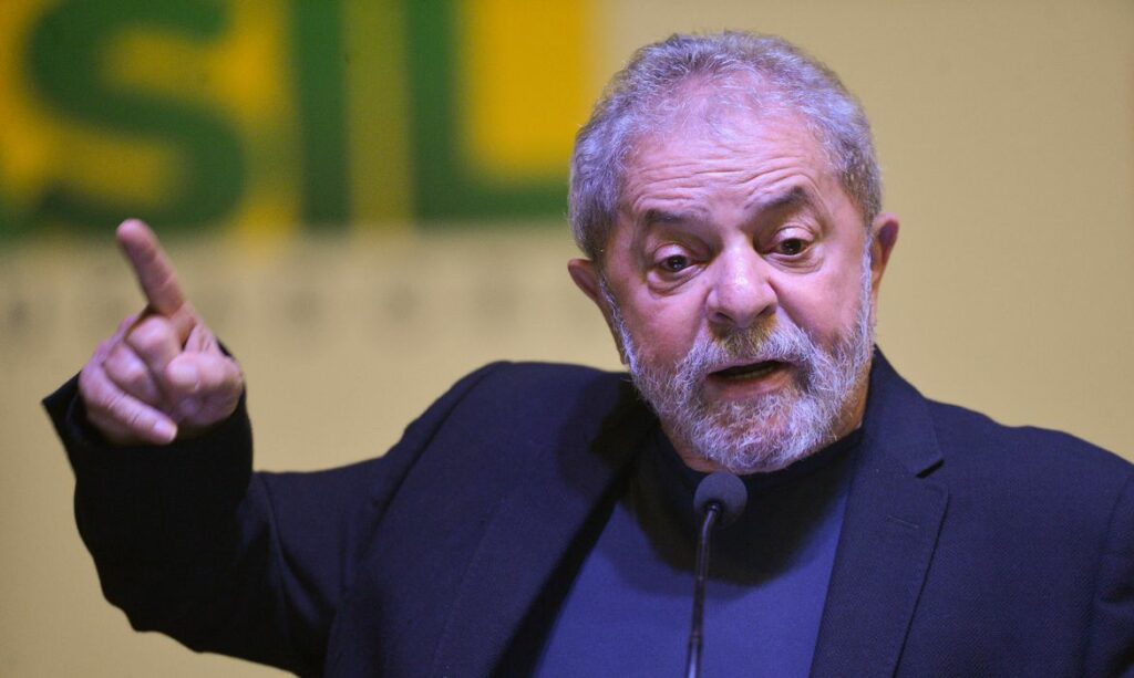 Primeiro pedido de Lula a comandantes das Forças acabar com atos em quartéis