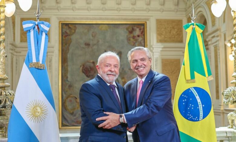 Brasil e Argentina planejam criar moeda única para "trocas comerciais"