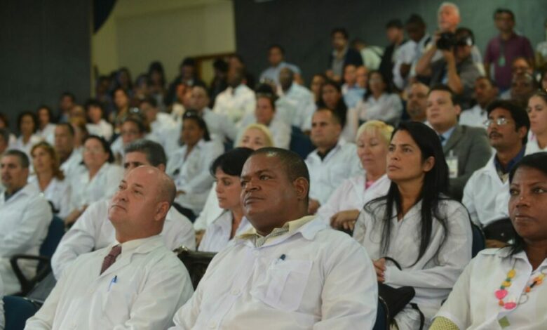 Justiça determina e governo deve recontratar cubanos para o Mais Médicos