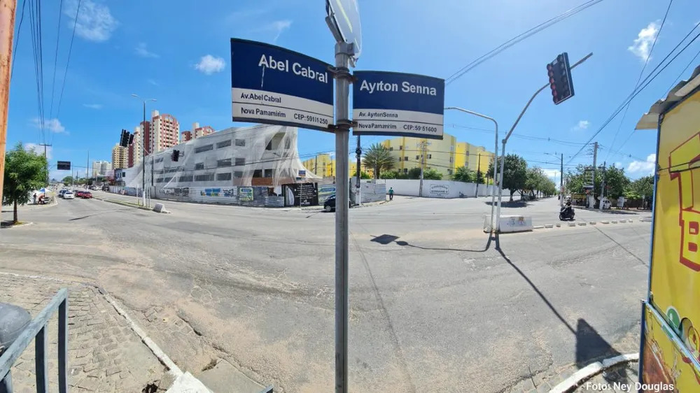 Parte da Avenida Ayrton Senna é interditada para obra de saneamento