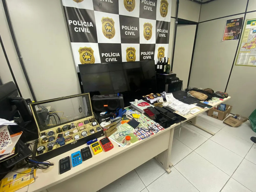 Polícia Civil apreende cartões de crédito e documentos falsos em Natal
