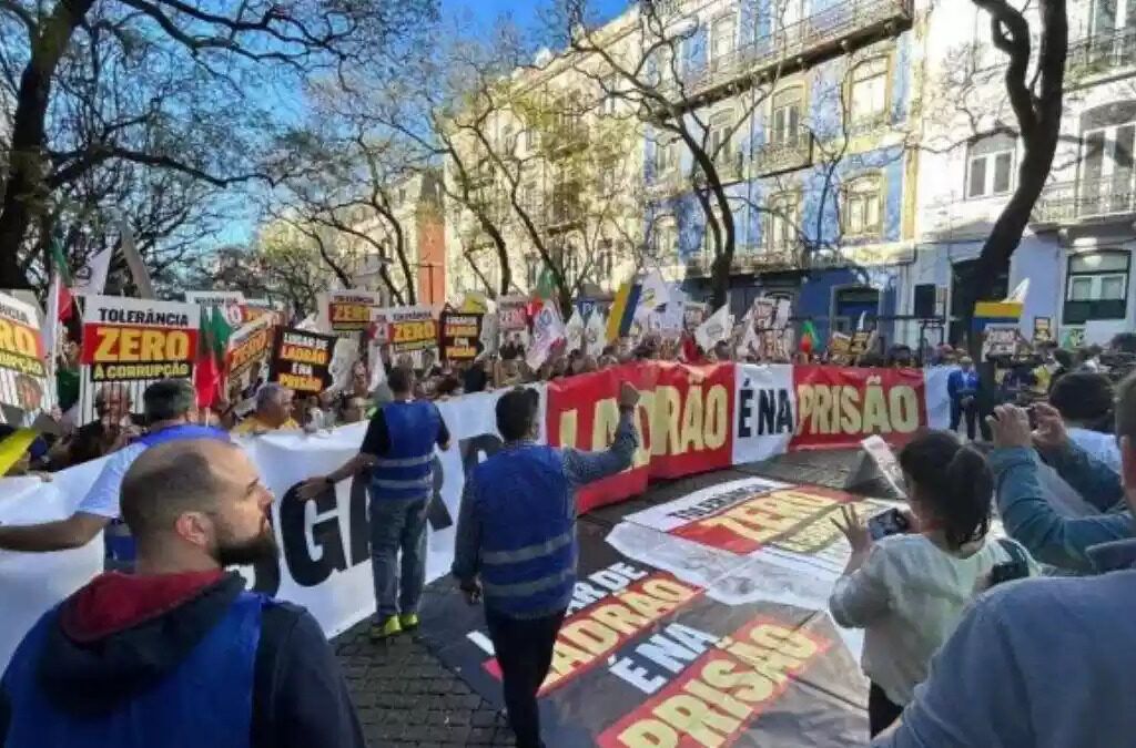 Ladrão manifestantes protestam contra Lula em Portugal