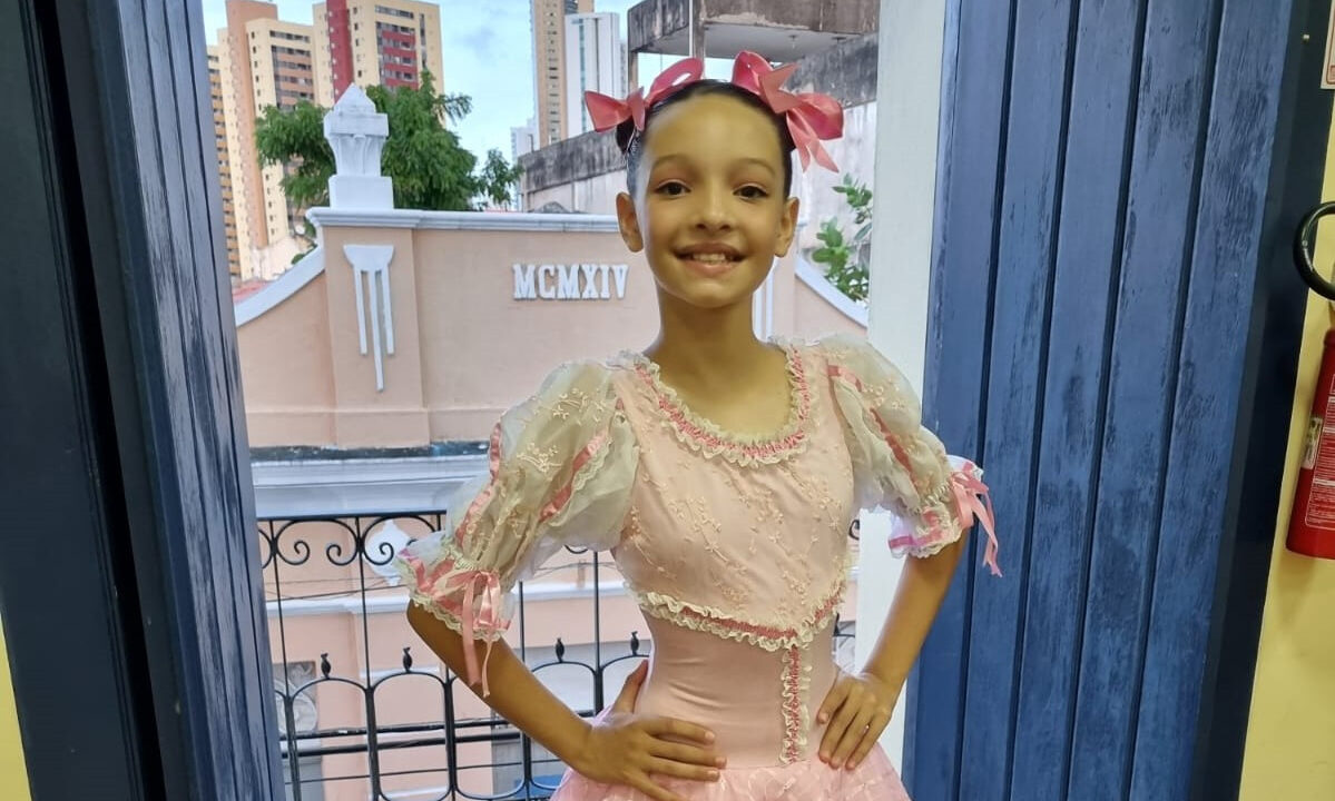 Bailarina potiguar de 11 anos busca apoio para concorrer a vaga no Teatro Bolshoi