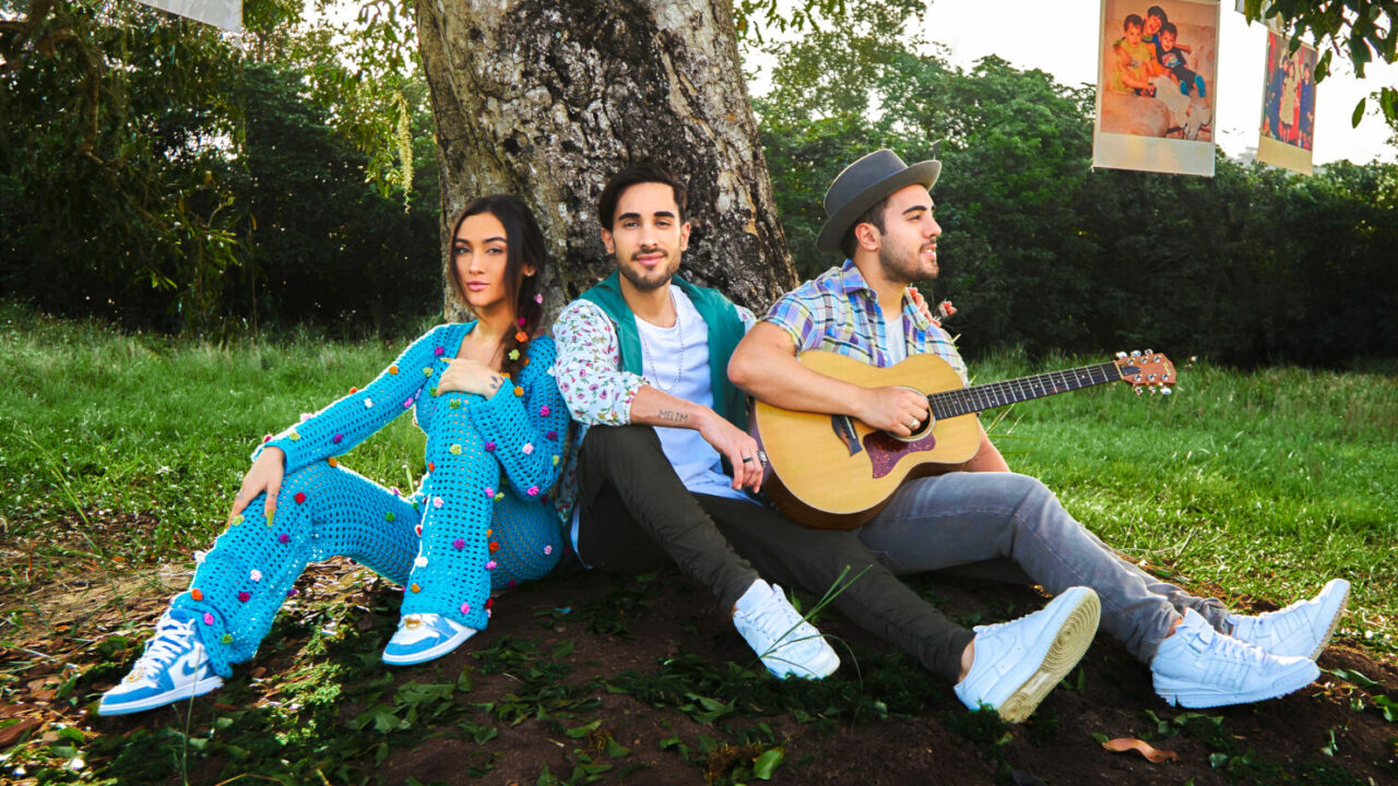 Melim apresenta turnê do álbum "Quintal" no Teatro Riachuelo
