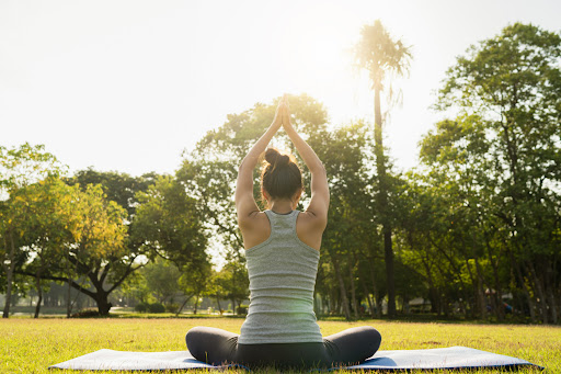 Prática de yoga proporciona benefícios cardiovasculares