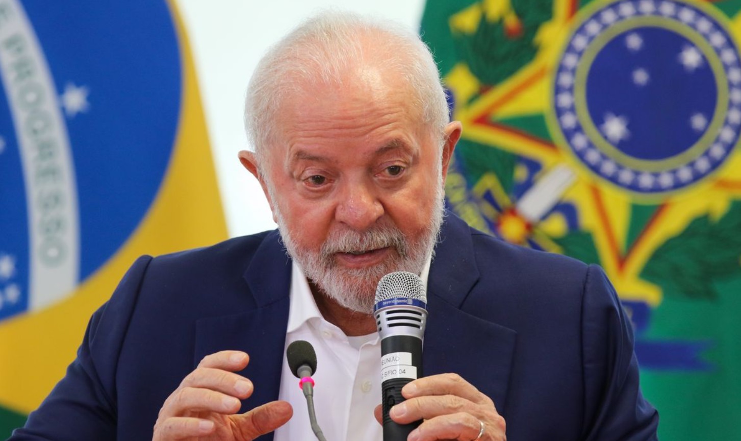 Lula impõe sigilo de 100 anos a mais de 1,3 mil documentos