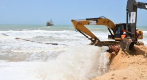 Prefeitura retoma obra de engorda em Ponta Negra 300x164 P2alUE