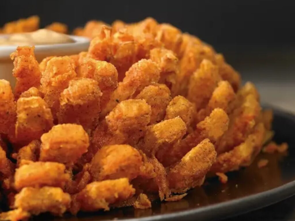 Outback lanca cupons de Bloomin Onion e sobremesas exclusivas