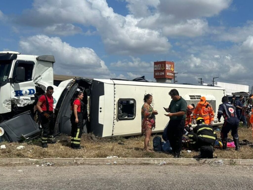 Equipes de resgate atendem grave acidente na BR-101 em São José de Mipibu