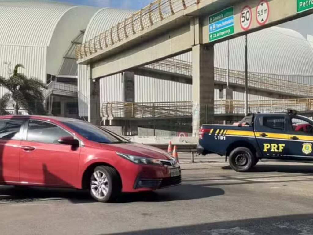 Acesso a avenida Lima e Silva e parcialmente interditado durante teste no transito do viaduto do 4o Centenario em Natal entenda