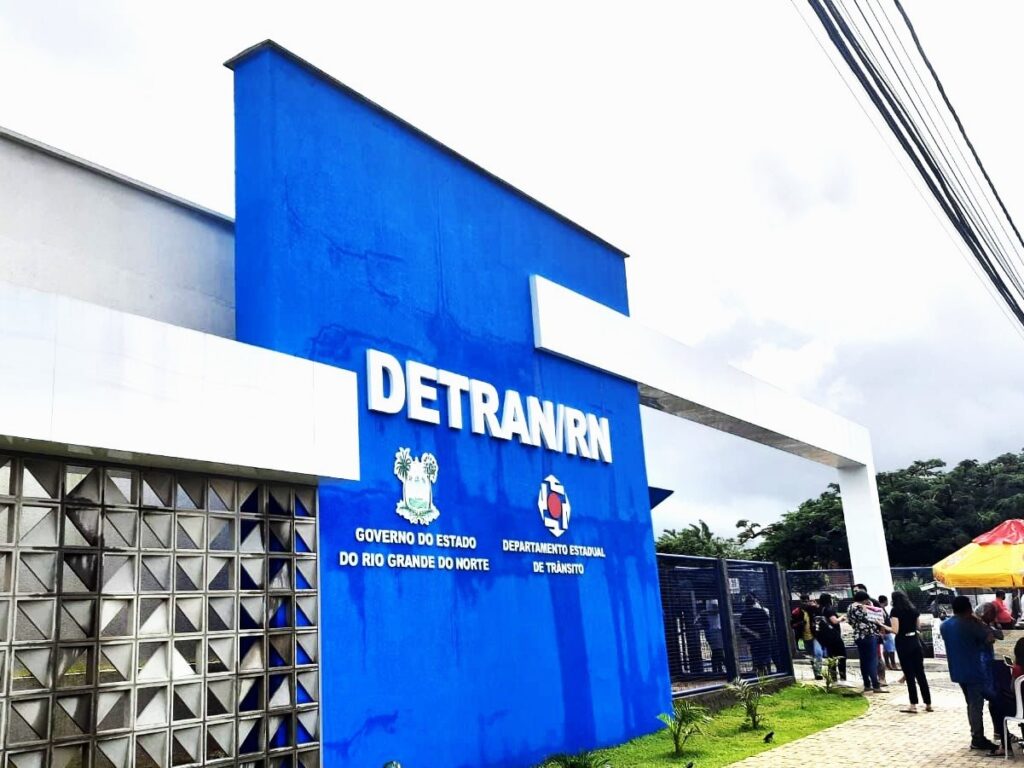 Detran alerta condutores que não quitaram a taxa de Licenciamento Veicular 2024