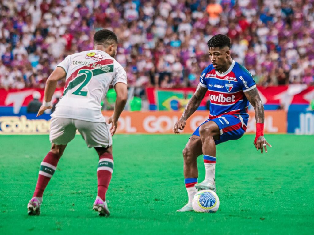 Fluminense e Fortaleza fazem duelo de opostos no Brasileiro