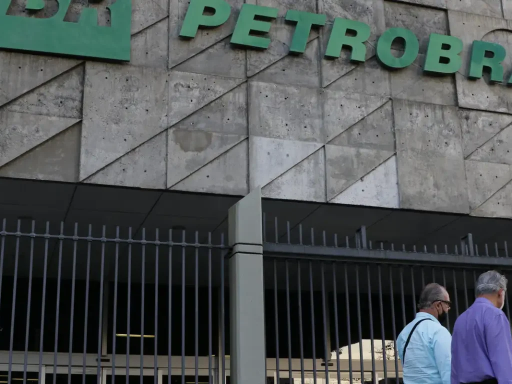 Petrobras aprova pagamento de R$ 20 bilhões aos acionistas